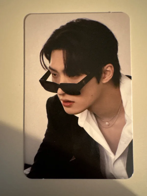 GOLDEN HOUR : Part.1 POP-UP EXHIBITION & STORE PHOTO CARD HOLDER SET