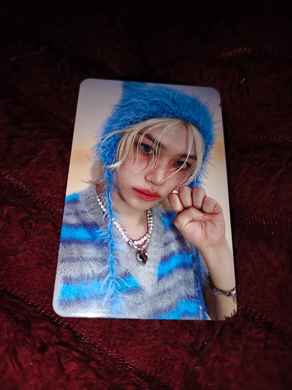 ATE - double side Felix with blue beanie