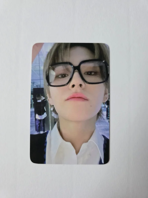 TREASURE TOUR [HELLO] TREASURE ACRYLIC PHOTO CARD HOLDER