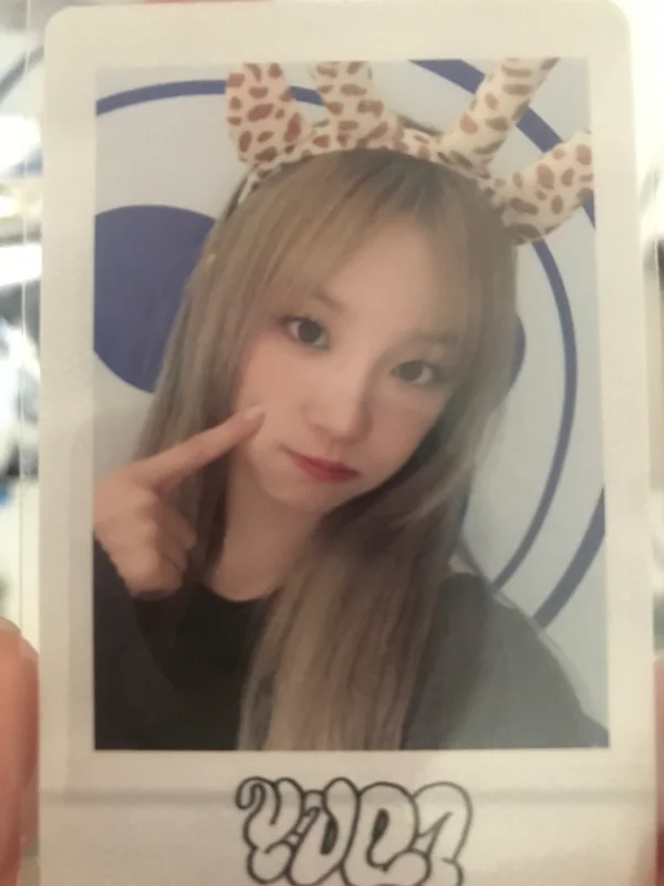 YUQ1 POLAROID PHOTO CARD SET