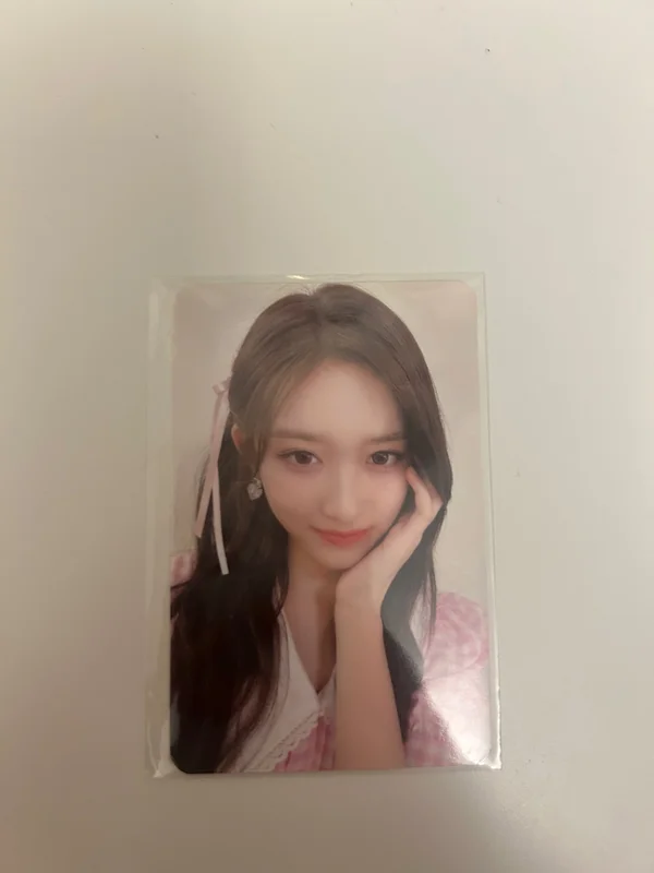 Ive Leeseo Seasons greetings