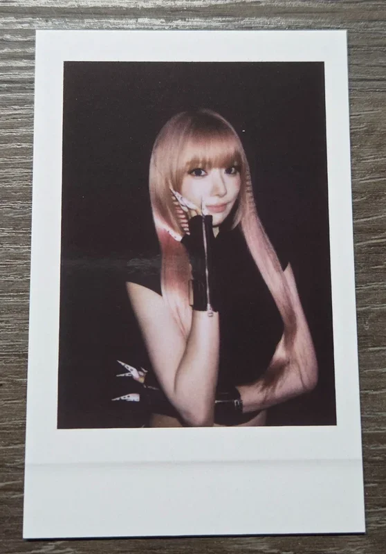 LE SSERAFIM 2026 F/W POP UP Instant Photo Card