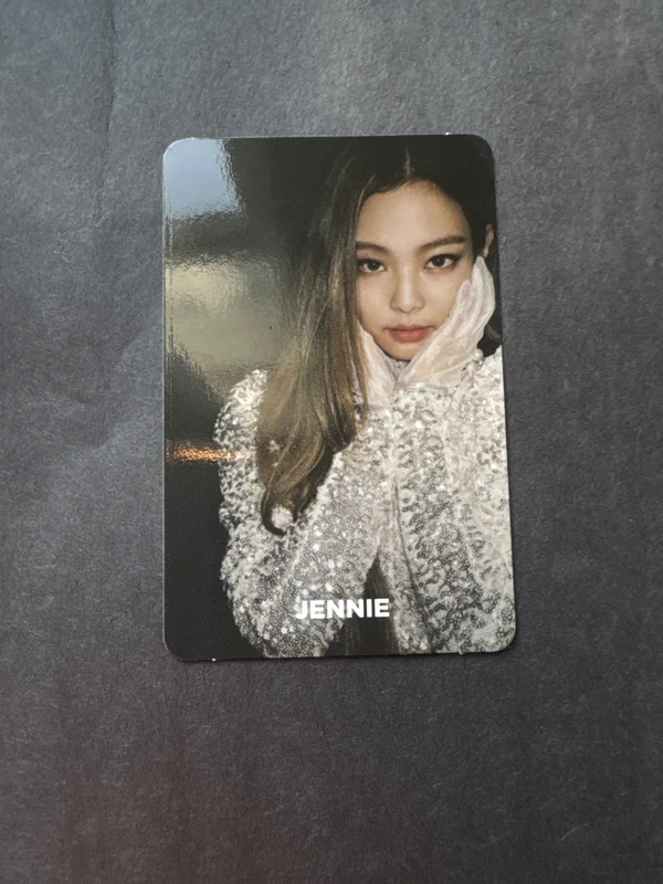 Jennie square up black version