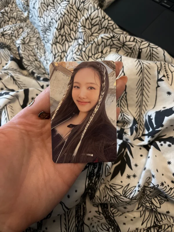 READY TO BE - NAYEON TWICE