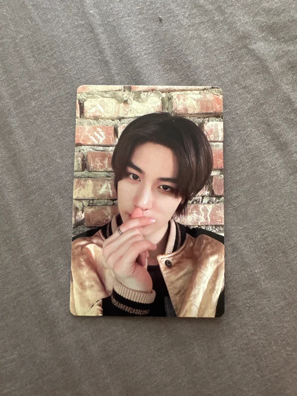 1st EP [WHY..] MOODY ver.