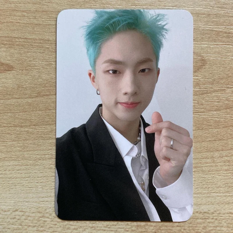 P1ustage H : PEACE HARD PHOTO CARD HOLDER