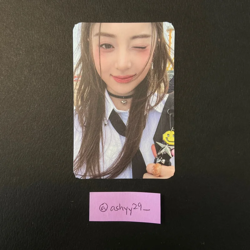 LE SSERAFIM YUNJIN - Antifragile Weverse Album Ver.