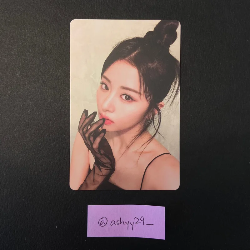 LE SSERAFIM YUNJIN - Unforgiven Weverse Album Ver.