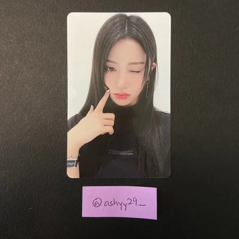 LE SSERAFIM YUNJIN - Unforgiven Weverse Ver.