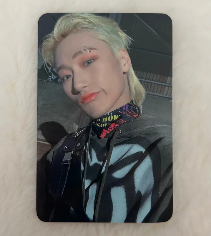 THE WORLD EP.1 : MOVEMENT DIGIPAK VER. hello82