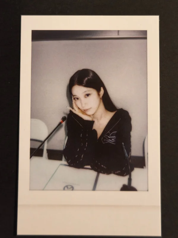 LE SSERAFIM 2026 F/W POP UP Instant Photo Card