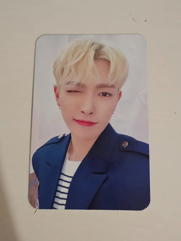 ATEEZ X ANITEEZ ADVENTURE POP-UP STORE ANITEEZ IN ILLUSION ACRYLIC MULTI HOLDER