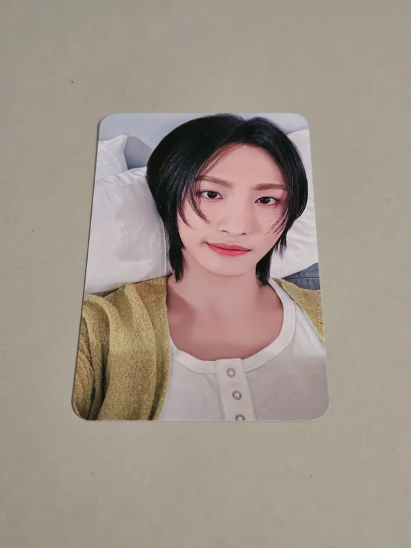 2025 SEASON'S GREETINGS YES24