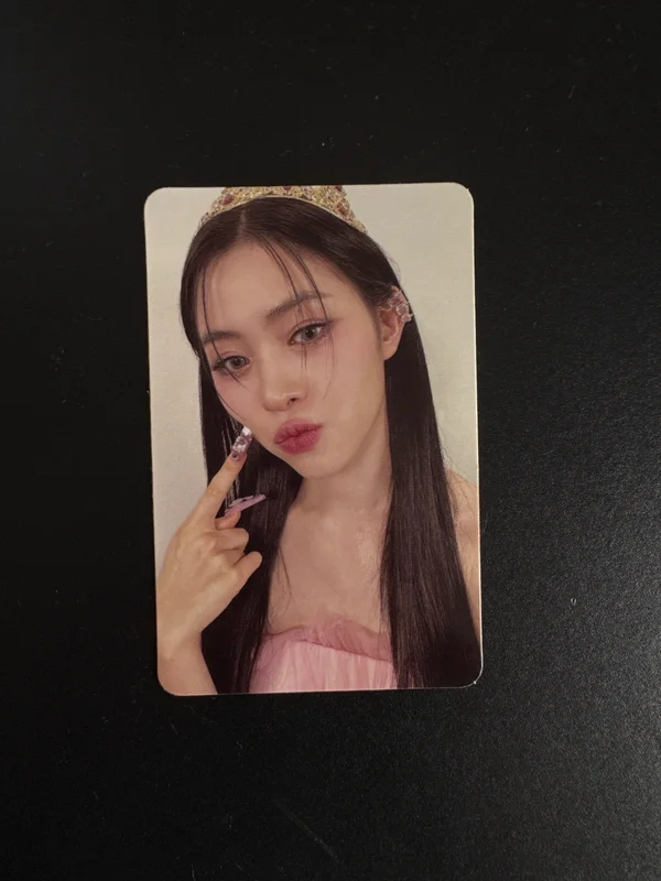 BLACKPINK JISOO 'BORN PINK PINK ver.' Photocard | Sold by