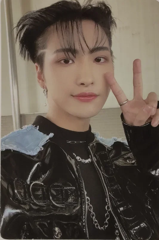 THE WORLD EP.1 : MOVEMENT DIARY VER.