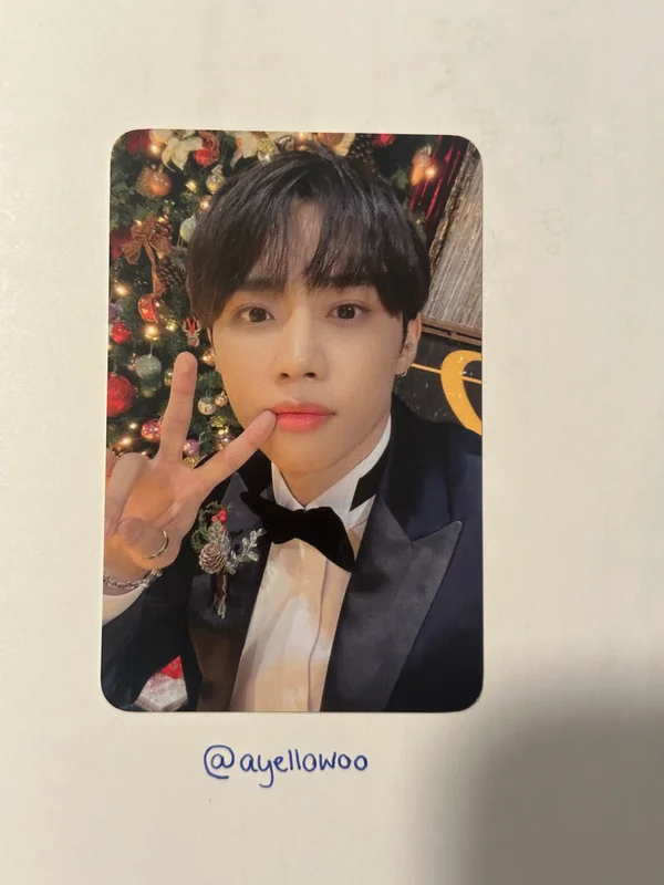 sunwoo christmassy key ring