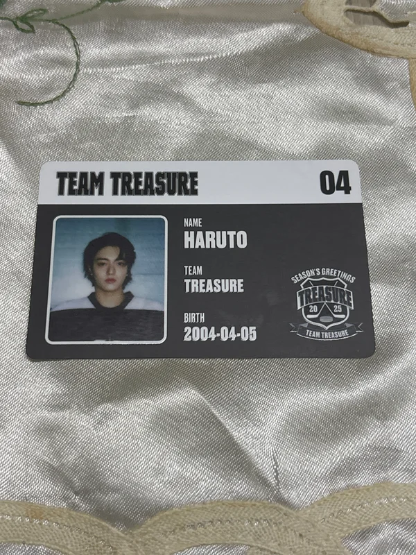 TREASURE 2025 SEASONS GREETINGS