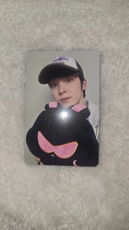 GOLDEN HOUR : Part.1 POP-UP EXHIBITION & STORE REWARD