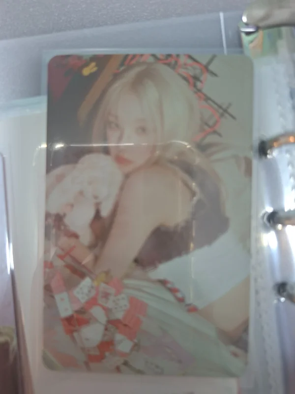 YUQI : HAPPY FREAK DAY POP-UP Photo Card Set