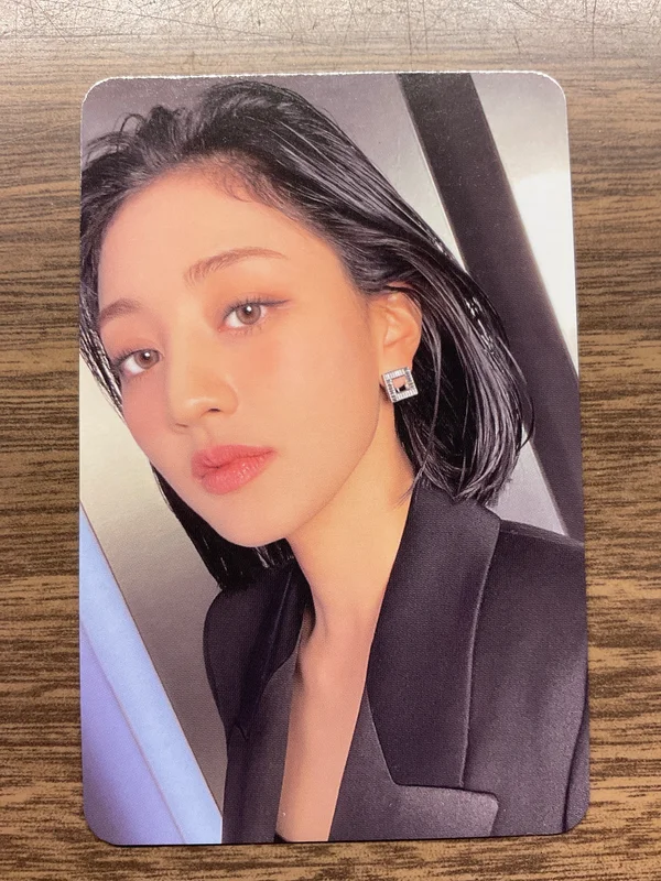 READY TO BE JIHYO SUIT