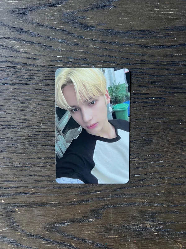 TOMORROW X TOGETHER 2024 SEASON'S GREETINGS