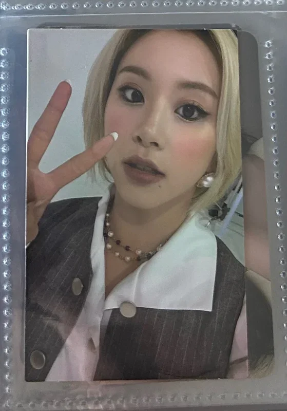 Eyes wide open - Chaeyoung