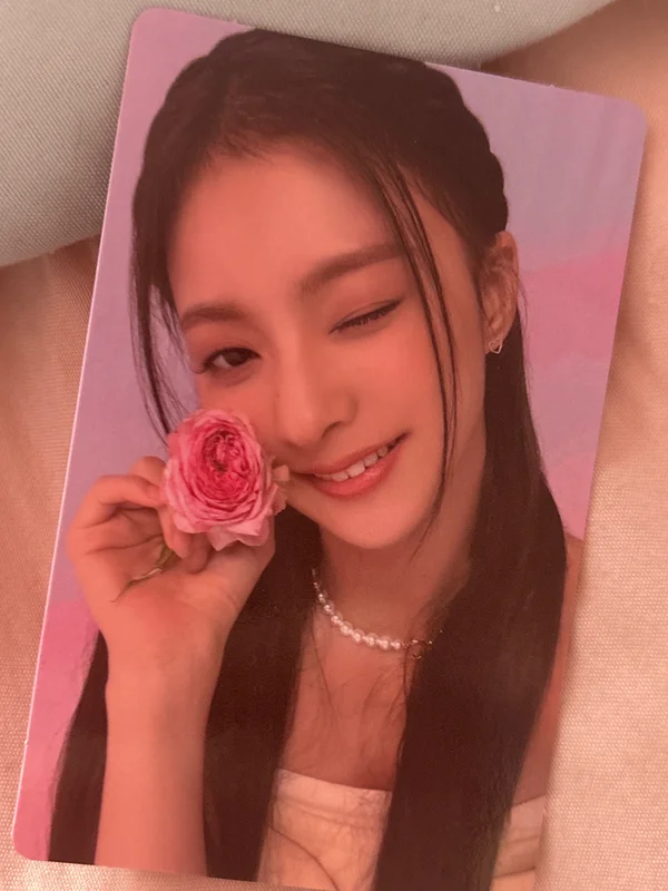 Unlock My World WEVERSE ALBUMS VER.