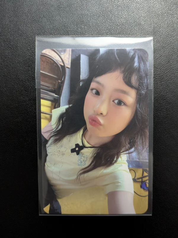 Hanni NewJeans photocard