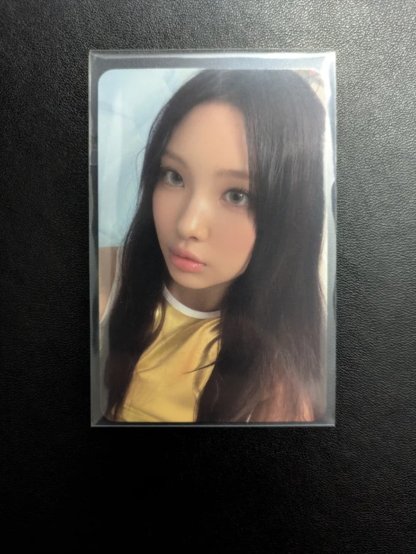 Hyein NewJeans photocard