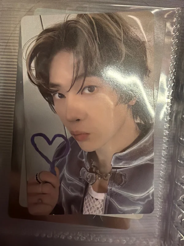 NEVER SAY NEVER LENTICULAR KEYRING Ver.