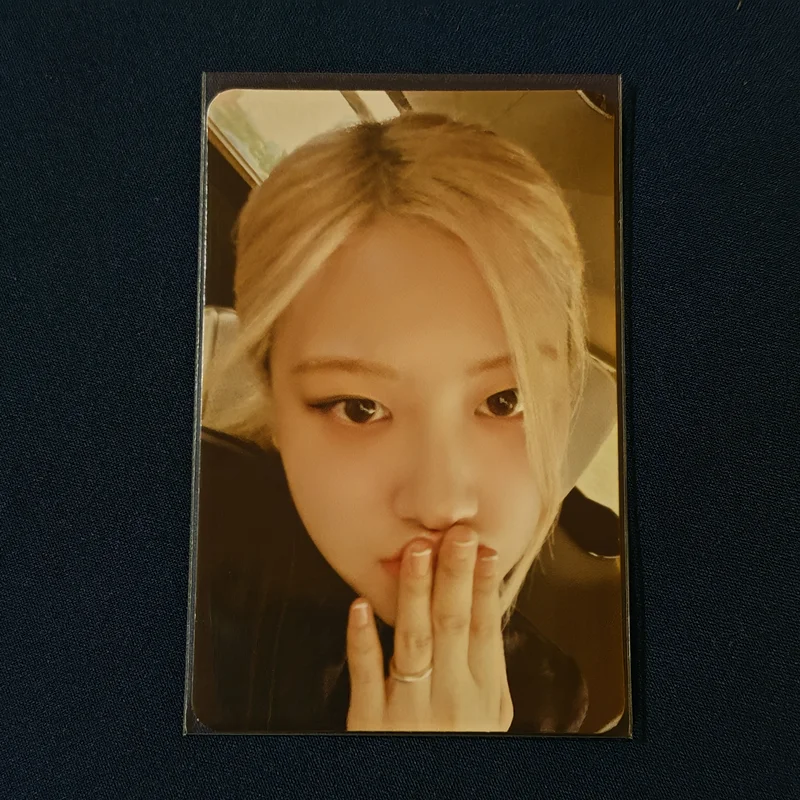 BLACKPINK ROSE 'BORN PINK BLACK ver.' Photocard | Sold by bgmaddy
