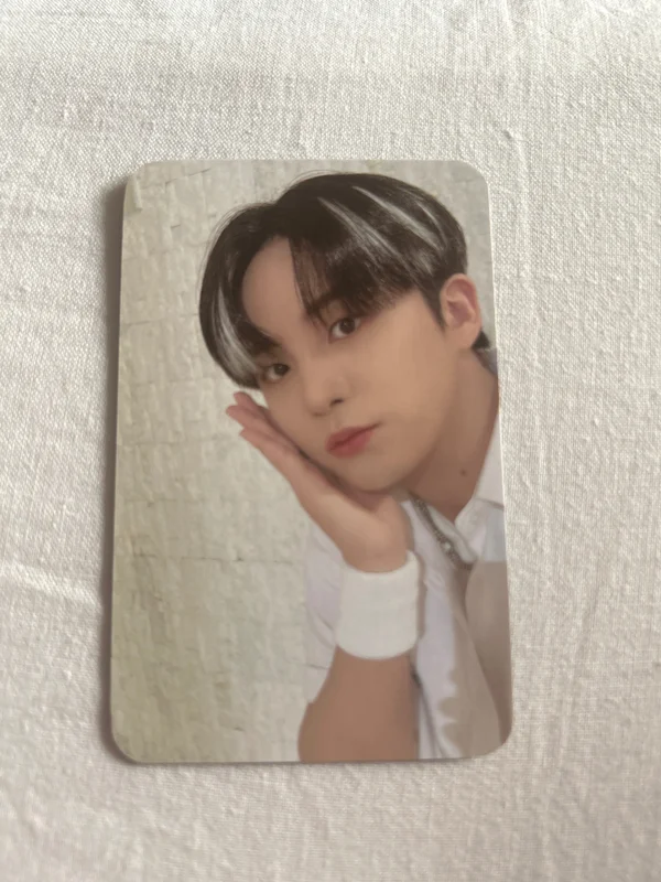 The World EP.2: Outlaw Platform Ver. Jongho