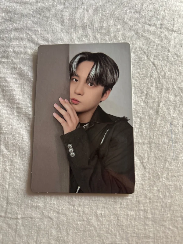 The World EP.2:Outlaw A Ver. Jongho.