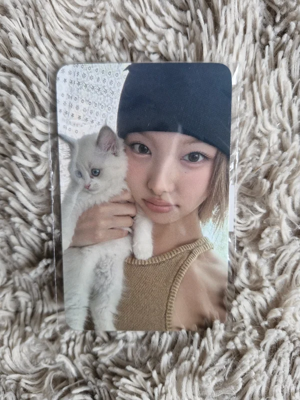 Yes, I am Nayeon. JYP SHOP