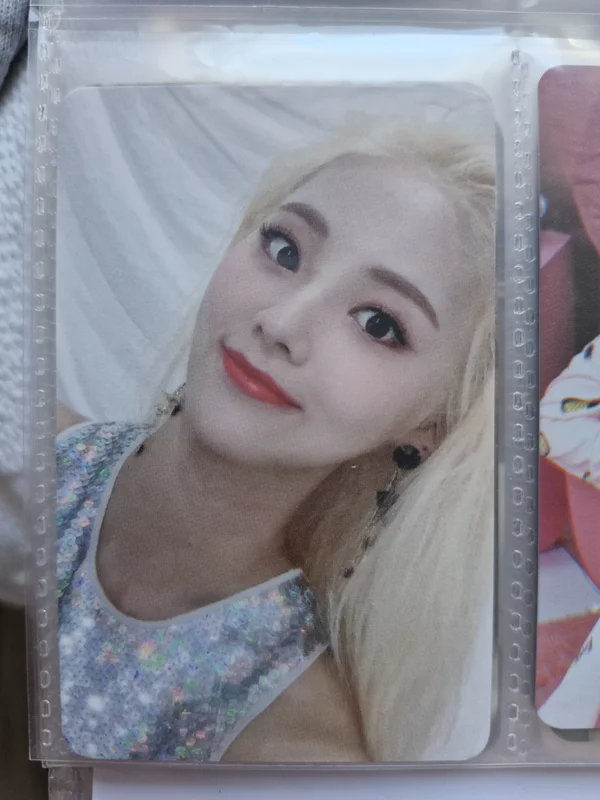 2020 LOONA SEASON'S GREETINGS