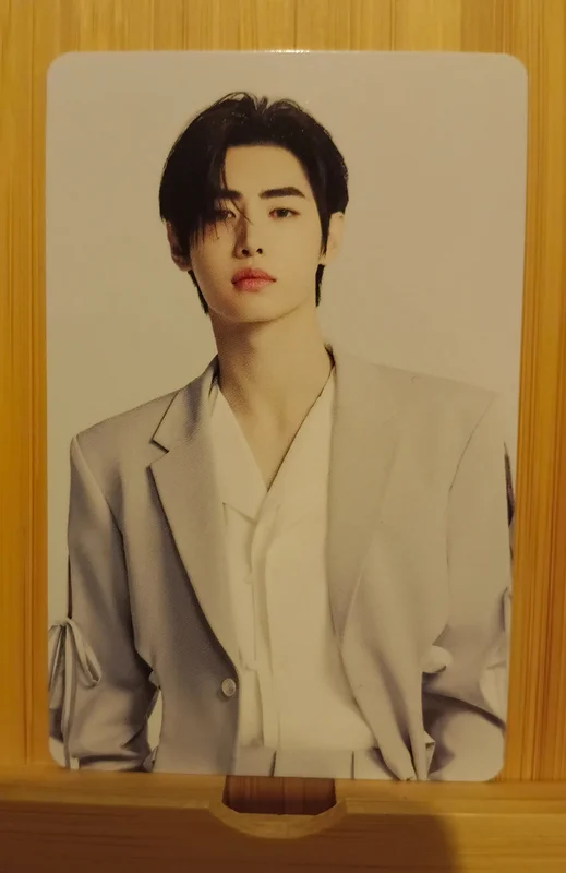 ENHYPEN WORLD TOUR WALK THE LINE IN JAPAN PHOTO CARD