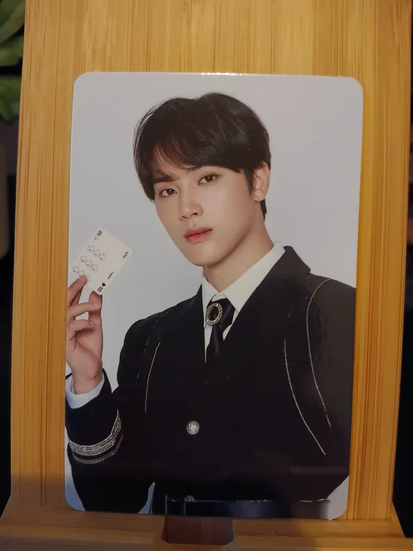 THE BOYZ SPECIAL EDITION TIN CASE + PHOTO CARD SET
