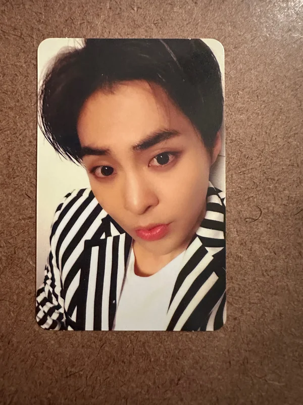 Exo Love me right Korean ver Xiumin
