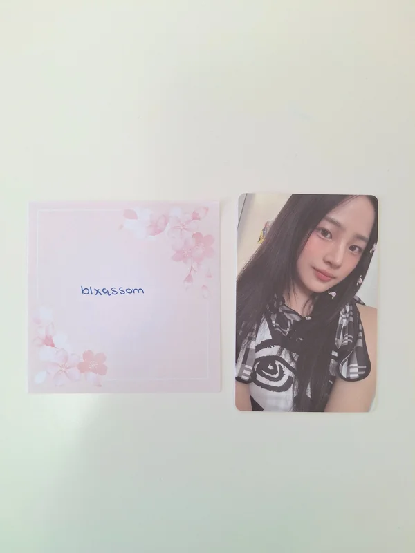 newjeans minji get up beach bag ver! <3