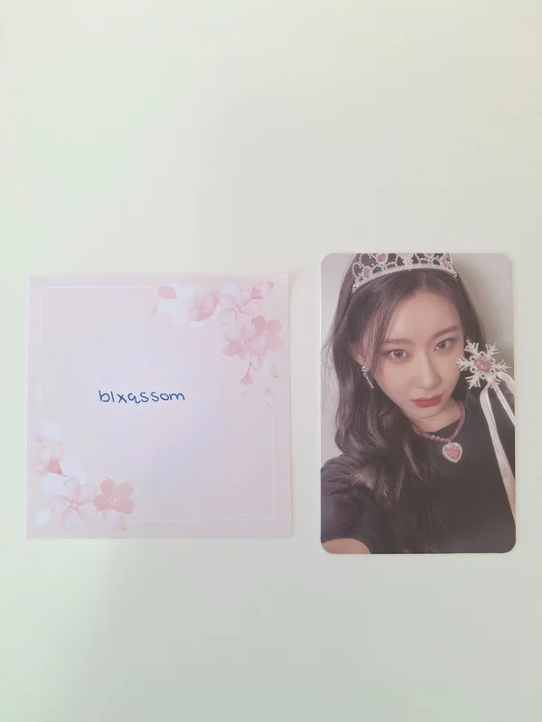 itzy chaeryeong checkmate standard ver! <3