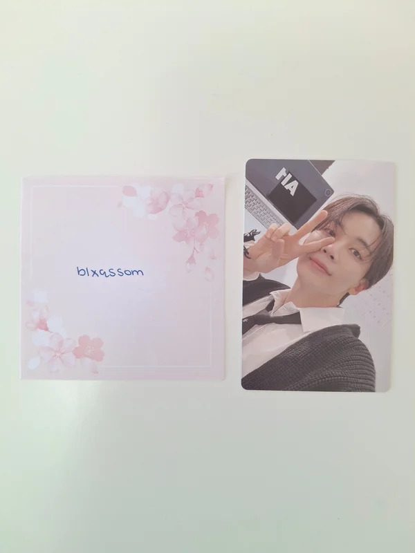 svt jeonghan 17 right here hear ver! <3