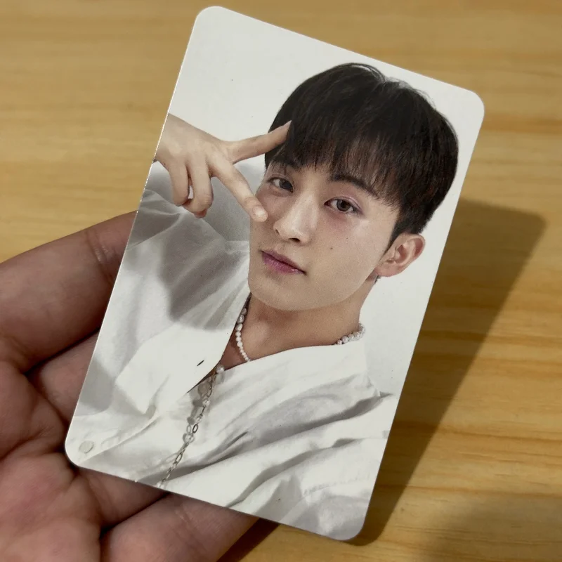 2024 SEASON'S GREETINGS RANDOM TRADING CARD
