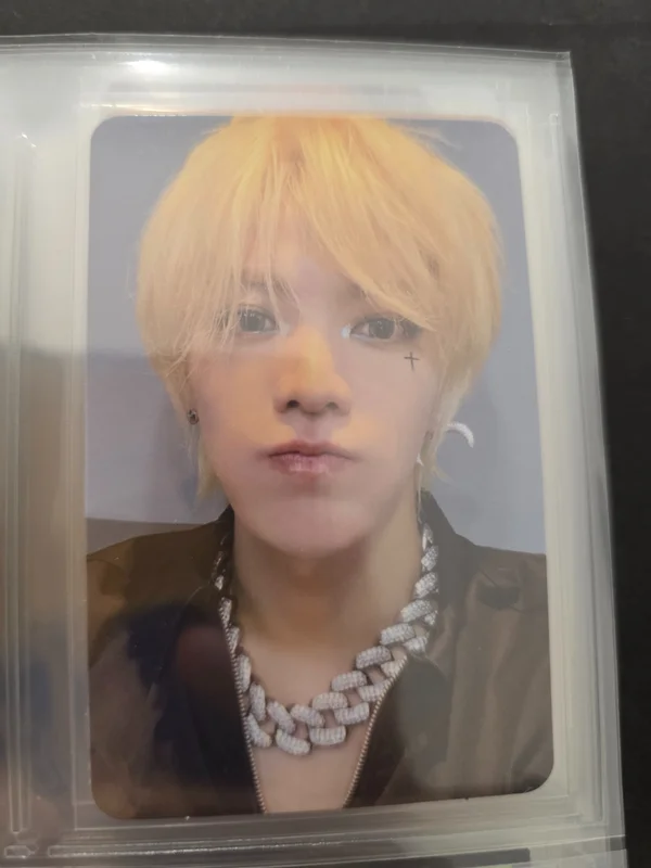 2 Baddies BINDER + PHOTO CARD SET