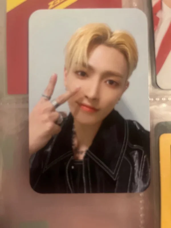 ATEEZ WORLD TOUR [TOWARDS THE LIGHT : WILL TO POWER] IN EUROPE ATINY ZONE