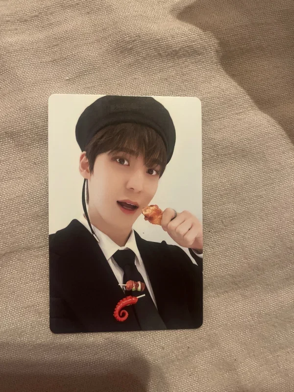 GOLDEN HOUR : Part.1 hello82 POP-UP Exclusive