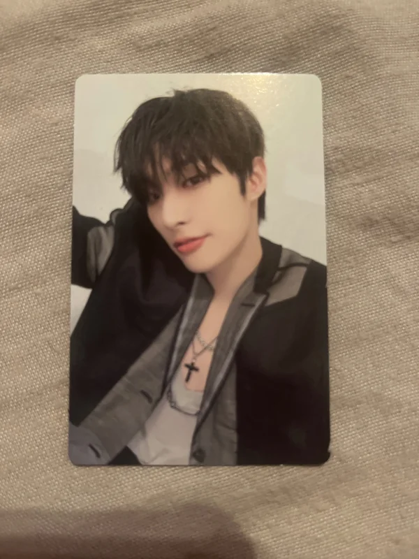 GOLDEN HOUR : Part.1 hello82