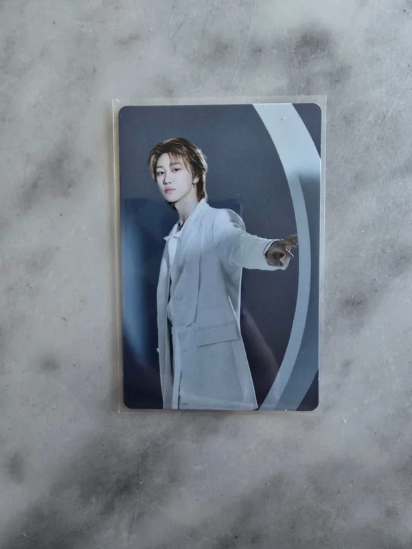 SEVENTEEN WORLD TOUR [NEW_] Trading Card Set