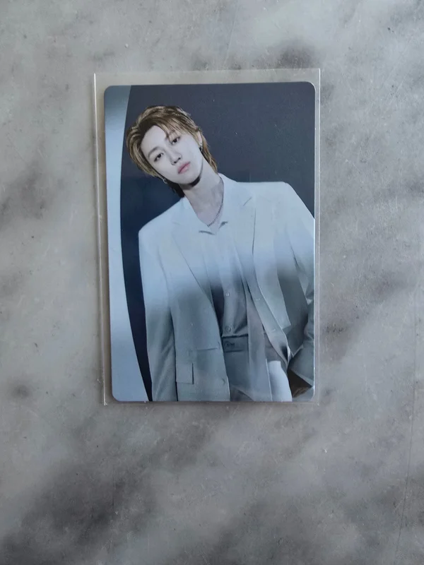 SEVENTEEN WORLD TOUR [NEW_] Trading Card Set