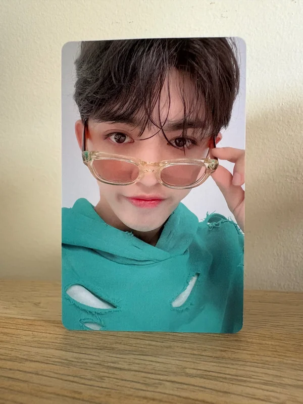 SEVENTEEN 2022 SEASON'S GREETINGS