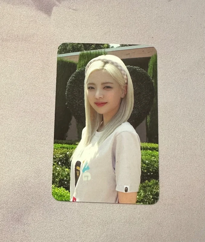 ITZY 2024 SEASON'S GREETINGS [Best Friends Forever] COLLECT CASE